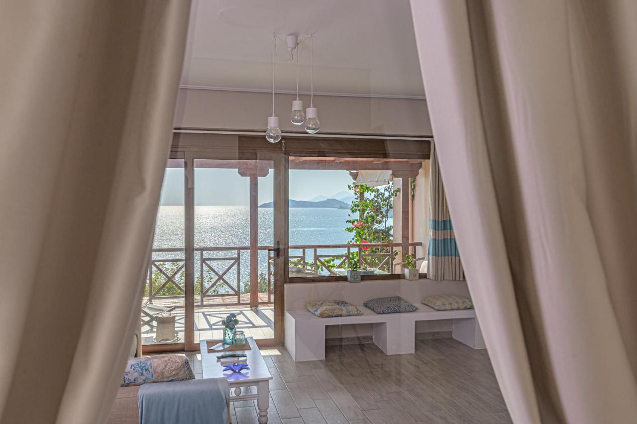 Paralio Astros Beachfront Suites ซิโรปิกาโด ภายนอก รูปภาพ